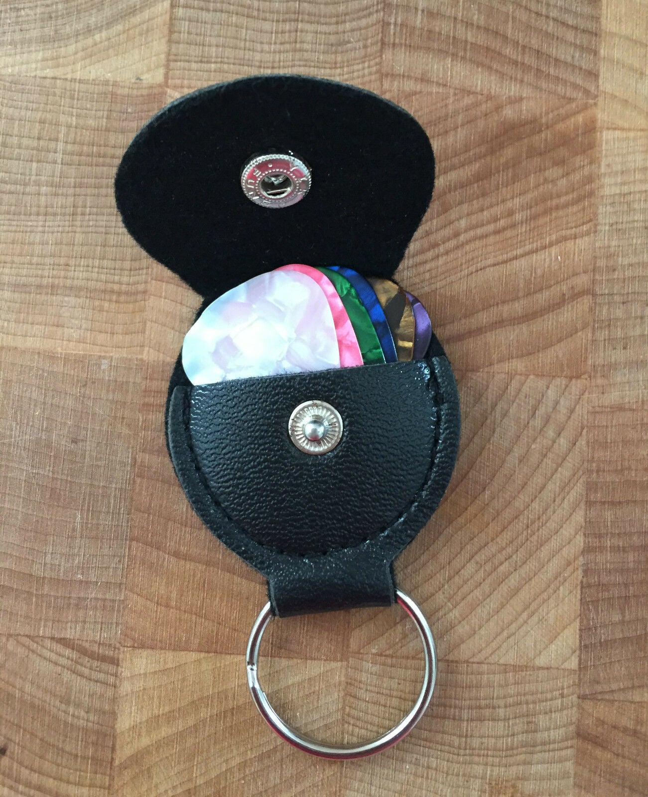 Genuine Leather Keychain Guitar Pick Holder Plectrum Bag Black Case + 6 Picks
